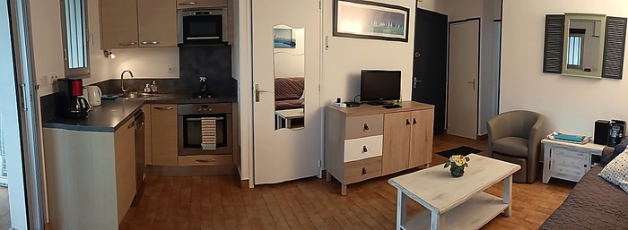 séjour , cuisine ,confort à 80 m mer