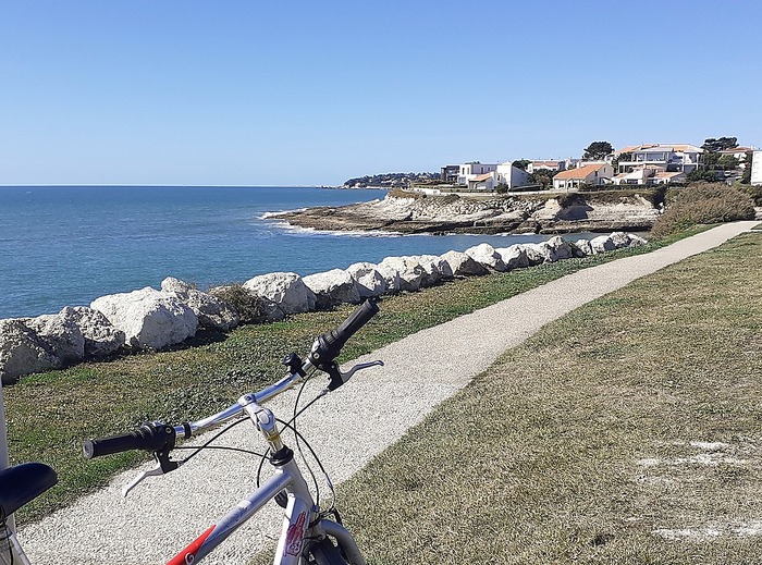 piste cyclable à 200 m 